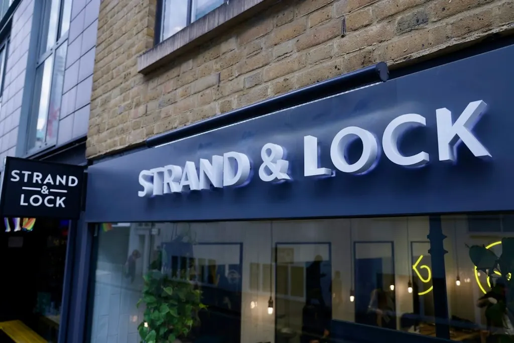 Strand & Lock Bermondsey — Hairdresser in London